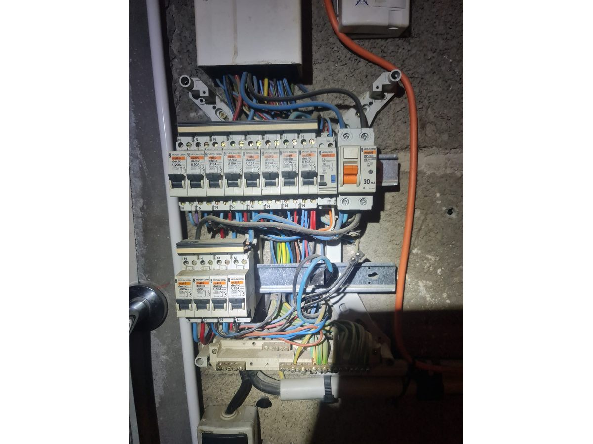 Réalisation dépannage électricité plomberie - Lawan multiservices Paris