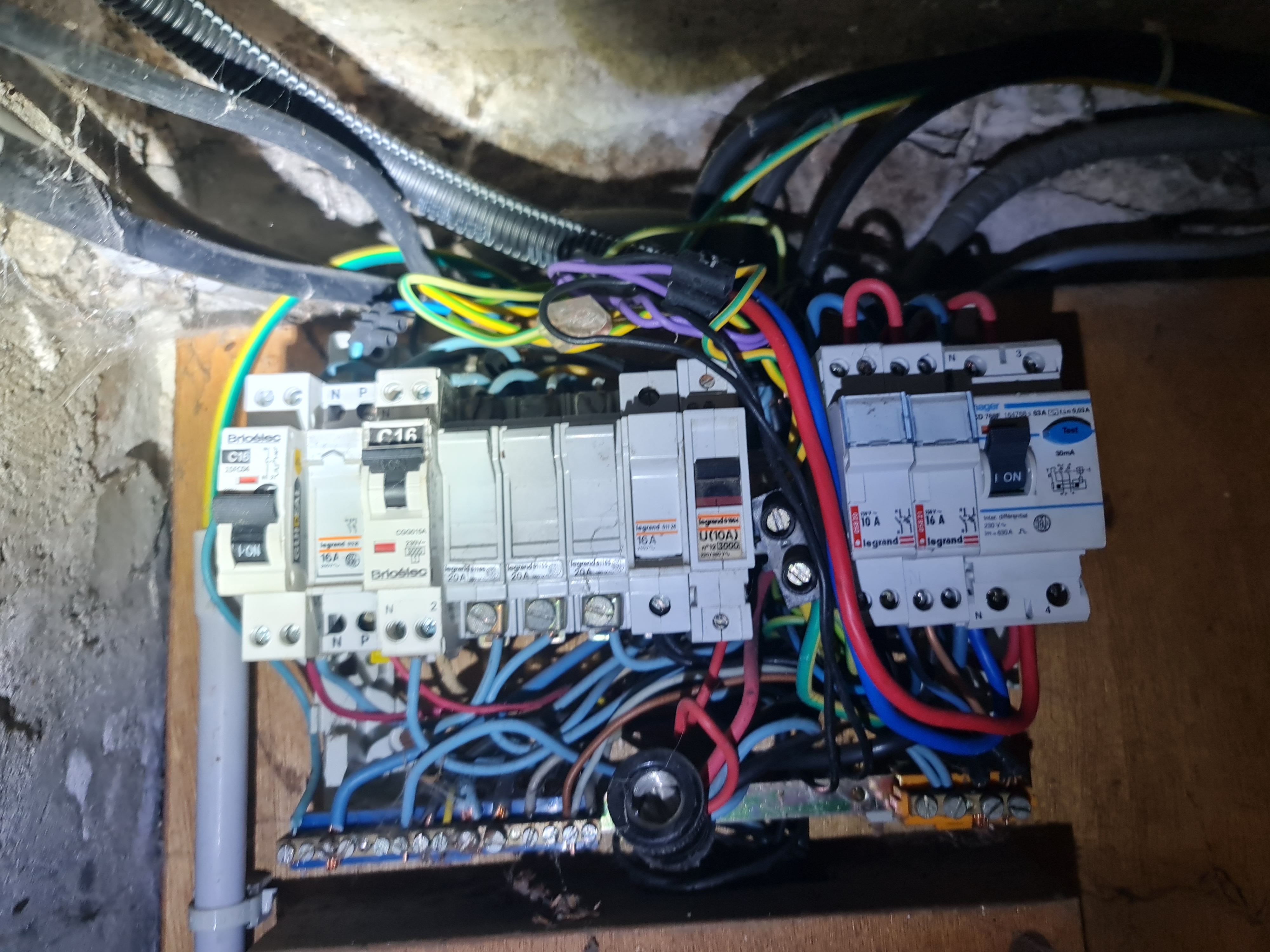 Installation électrique professionnelle - Lawan multiservices